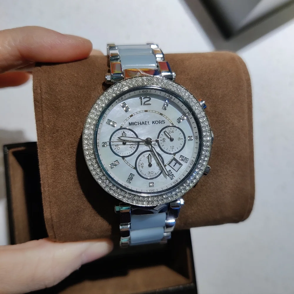 NWT MICHAEL KORS Commerce Root Women's Casual Watch - Picture 2 of 7